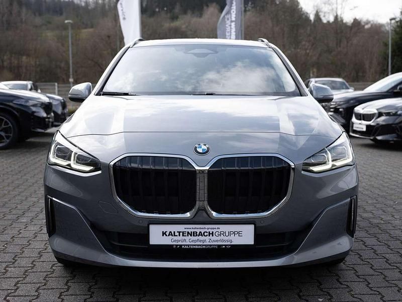 Gebraucht BMW 220 Active Tourer 170 PS (125 kW) 2025 Grau Van / Kleinbus