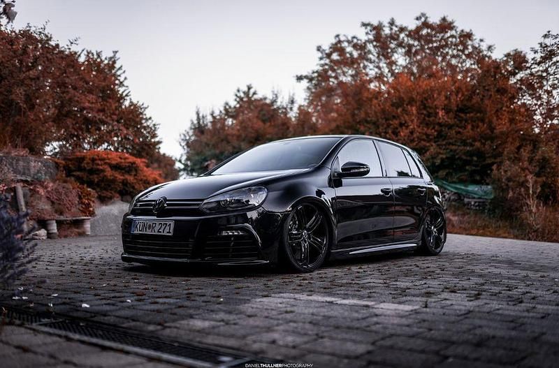 Schwarz Gebraucht 2011 VW Golf VI Limousine | 21.950 € - Bild 1/4