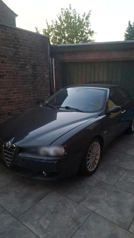 Schwarz Gebraucht 2004 Alfa Romeo 156 Limousine | 7.000 € - Bild 1/4