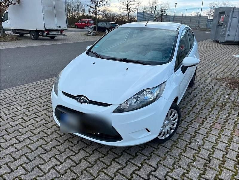 Weiß Gebraucht 2011 Ford Fiesta Trend Kleinwagen | 3.100 € (Fairer Preis) - Bild 1/4