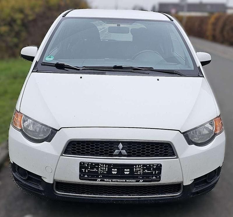 Gebraucht Mitsubishi Colt Intense 95 PS (69 kW) 2011 Weiß Kleinwagen
