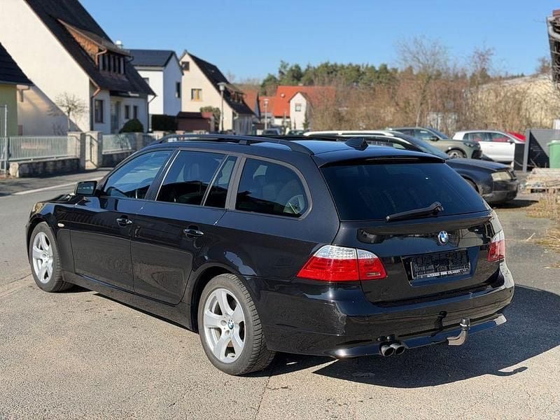 Gebraucht BMW 525 Lifestyle 197 PS (144 kW) 2009 Schwarz Kombi