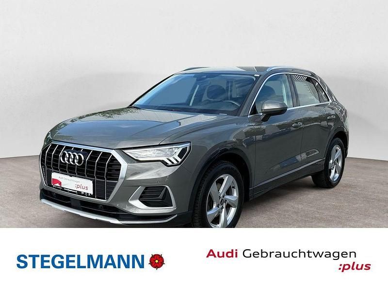 Chronosgrau metallic Gebraucht 2021 Audi Q3 Advanced Plus SUV | 29.810 € (Guter Preis) - Bild 1/4