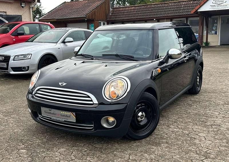 Midnight black metallic Gebraucht 2010 Mini One Clubman Kombi | 5.290 € (Fairer Preis) - Bild 1/4