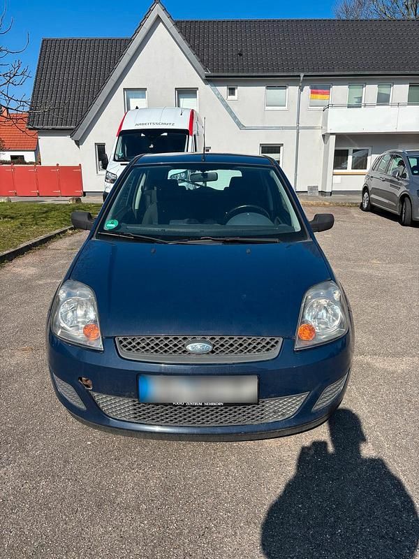 Gebraucht Ford Fiesta 68 PS (50 kW) 2008 Blau Kleinwagen
