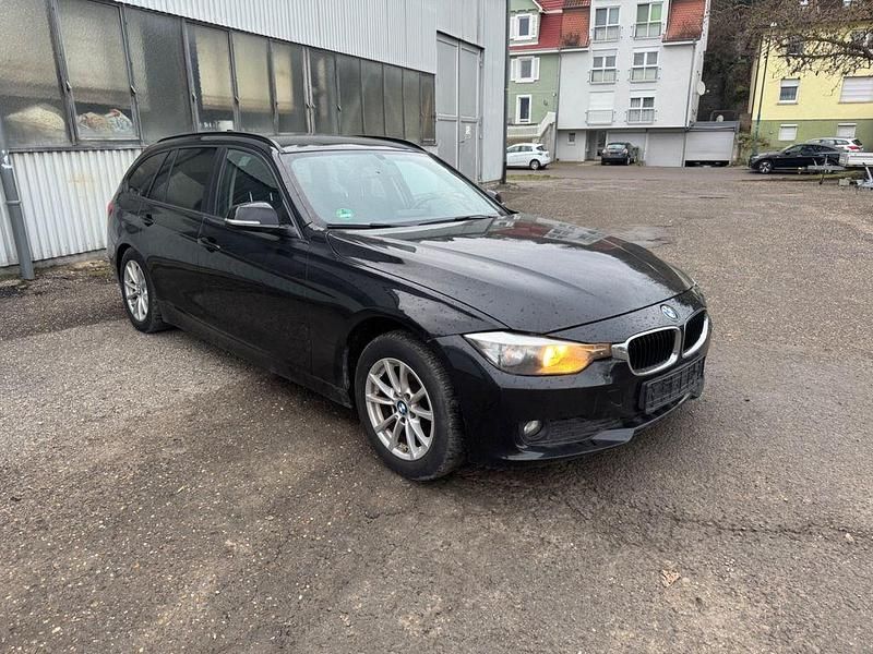 Schwarz Gebraucht 2013 BMW 316 Kombi | 6.999 € (Superpreis) - Bild 1/4
