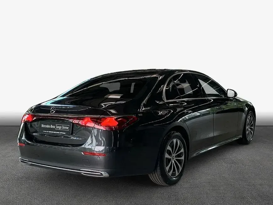 Gebraucht Mercedes E200 Advanced 204 PS (150 kW) 2025 Grau Limousine