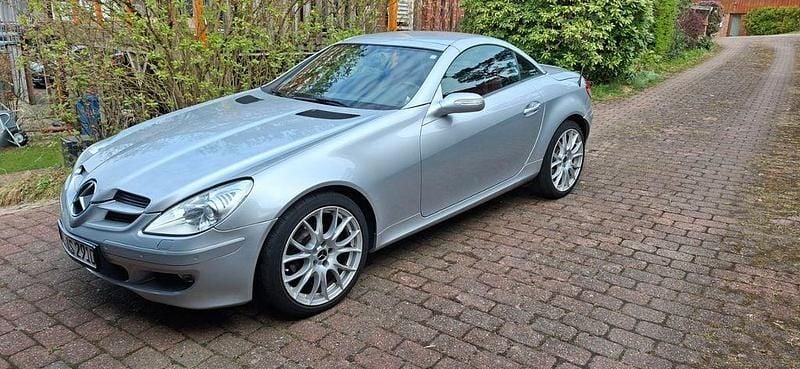 Second-hand Mercedes SLK200 163 CP (119 kW) 2006 Argintiu Cabrio