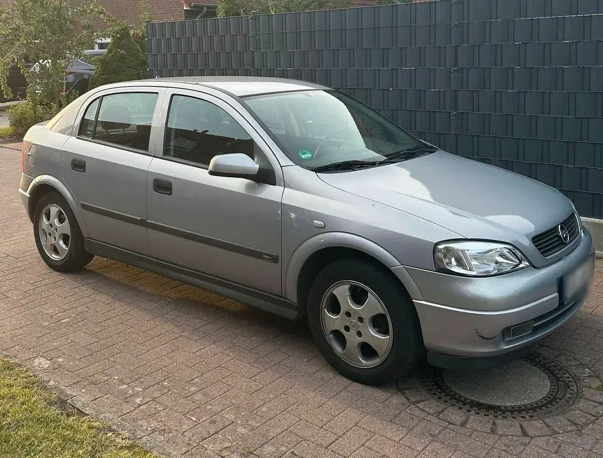 Gebraucht Opel Astra 2000 Silber Limousine
