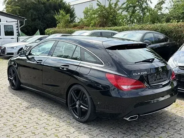Gebraucht Mercedes CLA220 Shooting Brake 177 PS (130 kW) 2015 Schwarz Kombi