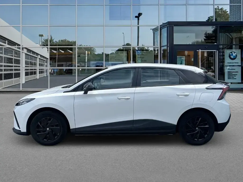 Gebraucht MG MG4 EV 125 kW (170 PS) 2023 Weiss Kleinwagen