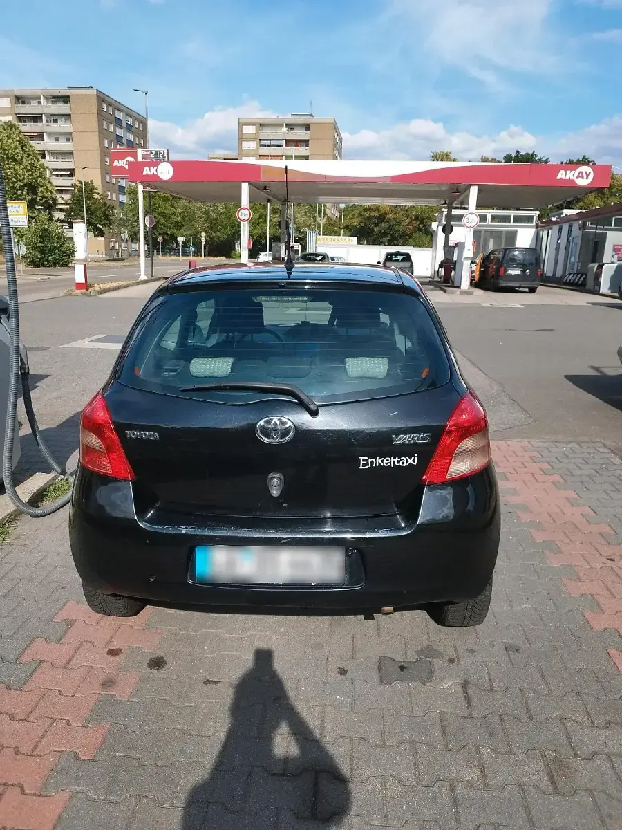 Gebraucht Toyota Yaris 87 PS (63 kW) 2007 Schwarz Kleinwagen