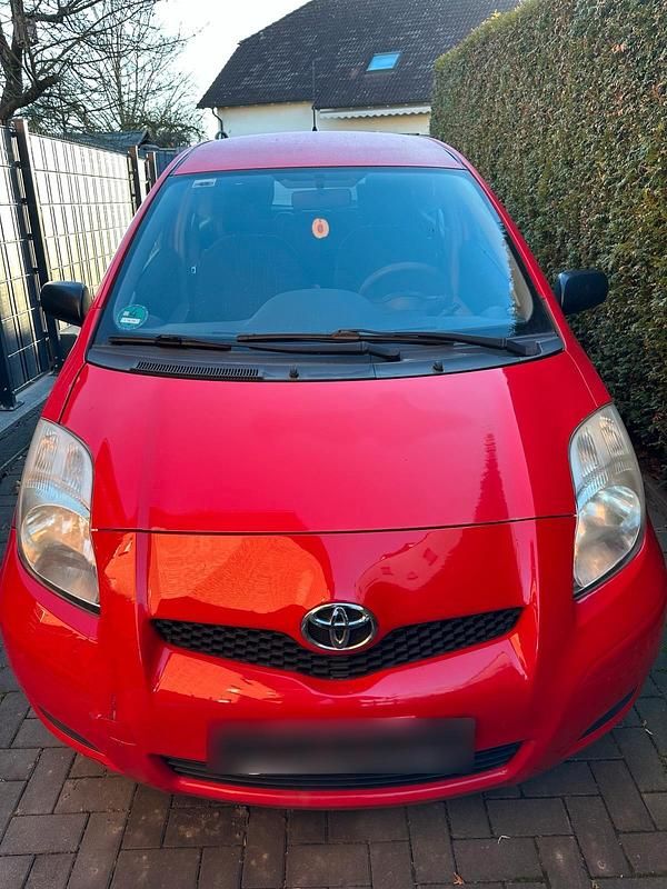 Gebraucht Toyota Yaris 68 PS (50 kW) 2010 Rot Kleinwagen