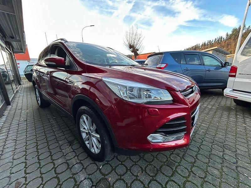 Gebraucht Ford Kuga Titanium 150 PS (110 kW) 2015 Rot SUV