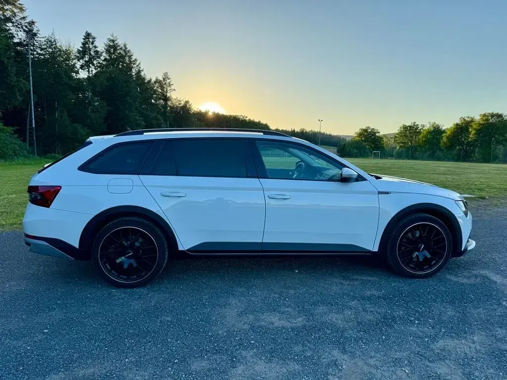 Gebraucht Skoda Superb 200 PS (147 kW) 2023 Weiß Limousine