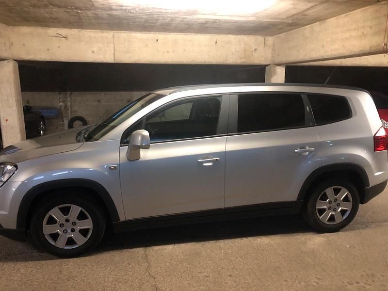 Gebraucht Chevrolet Orlando 130 PS (95 kW) 2012 Silber Van / Kleinbus