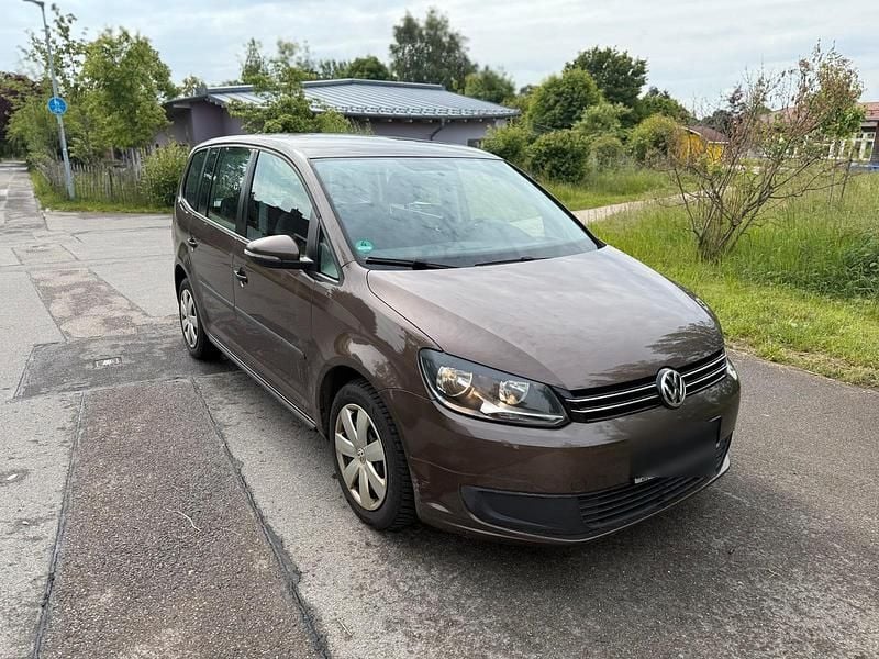 Braun Gebraucht 2012 VW Touran Van / Kleinbus | 2.200 € - Bild 1/4