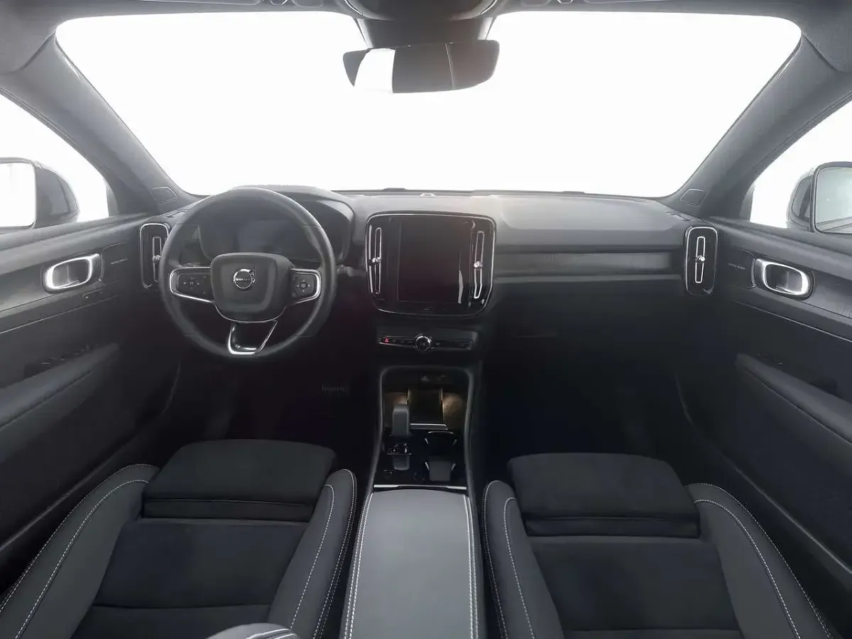 Gebraucht Volvo C40 Ultimate 185 kW (252 PS) 2024 Schwarz SUV