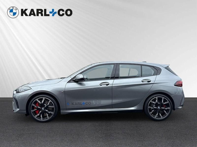 Grau Neu 2025 BMW 116 M Sport Kleinwagen | 37.690 € (Teuer) - Bild 1/4