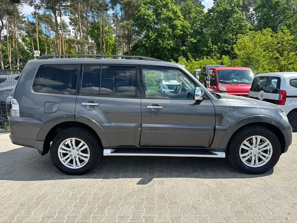 Gebraucht Mitsubishi Pajero 190 PS (139 kW) 2018 Grau SUV