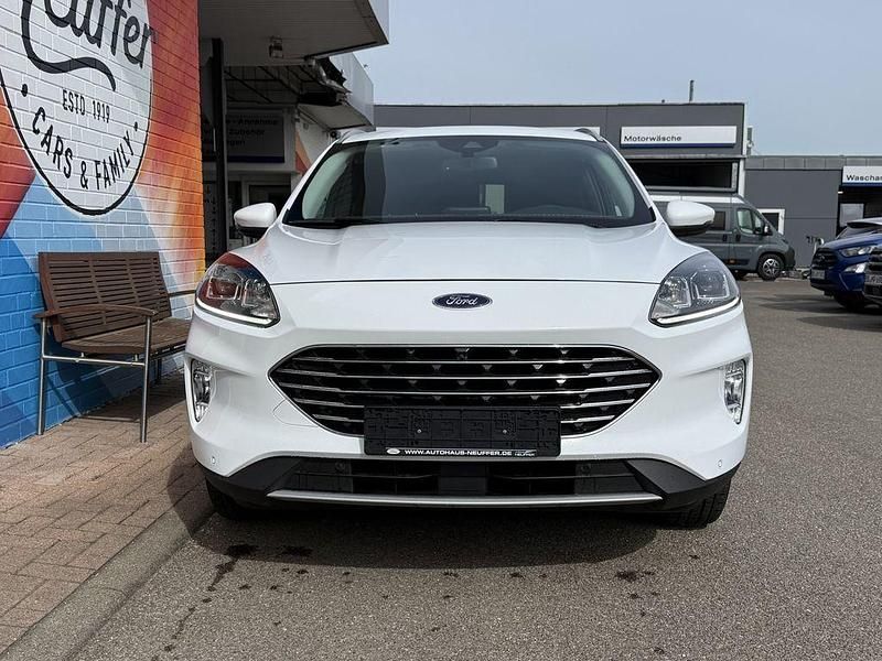 Używany Ford Kuga Titanium 224 KM (164 kW) 2022 Biały SUV