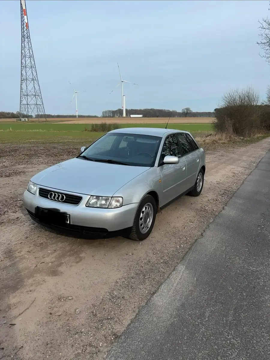 Second-hand Audi A3 101 CP (74 kW) 2000 Argintiu Hatchback