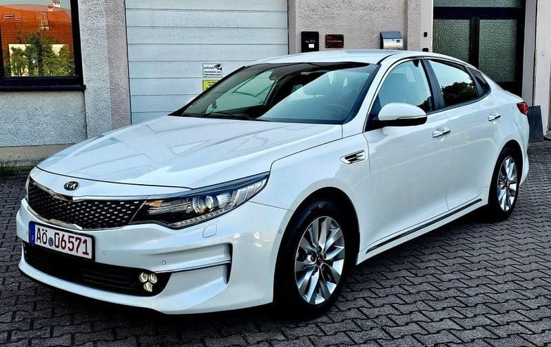 Weiß Gebraucht 2016 Kia Optima Spirit Limousine | 9.900 € (Fairer Preis) - Bild 1/4