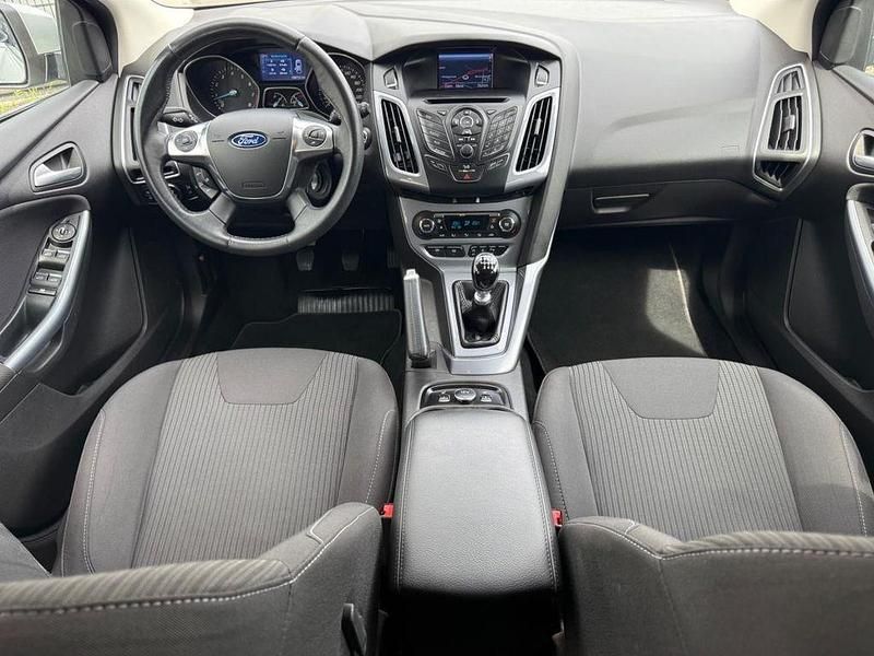 Usata Ford Focus SYNC Edition 125 CV (91 kW) 2014 Argento Berlina