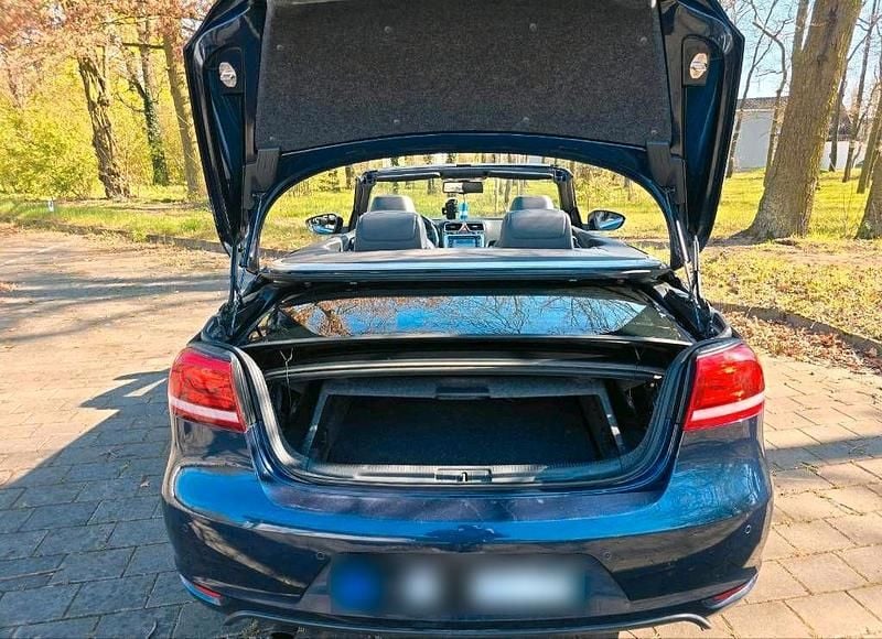 Second-hand VW Eos 122 CP (89 kW) 2014 Albastru Cabrio