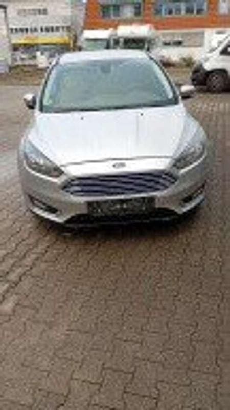 Gebraucht Ford Focus Titanium 125 PS (91 kW) 2016 Polarsilbermetallic Limousine
