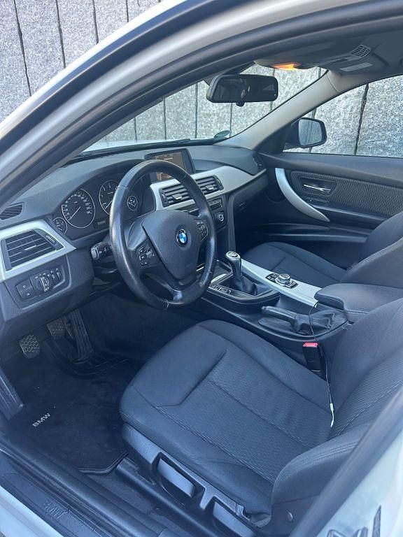 Gebraucht BMW 316 116 PS (85 kW) 2013 Weiß Limousine