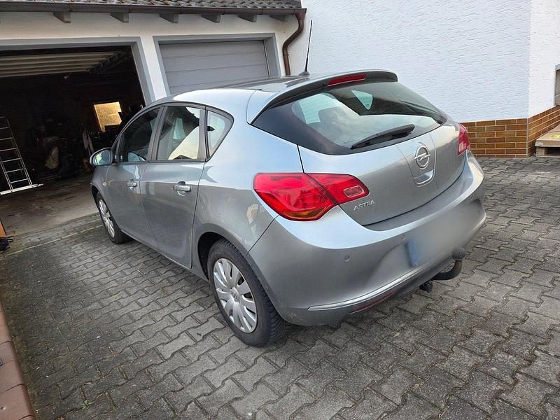 Gebraucht Opel Astra 119 PS (87 kW) 2012 Silber Kombi