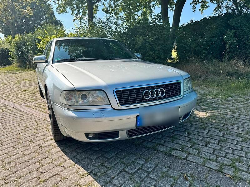 Silber Gebraucht 1999 Audi S8 S-Line Limousine | 7.750 € (Teuer) - Bild 1/4