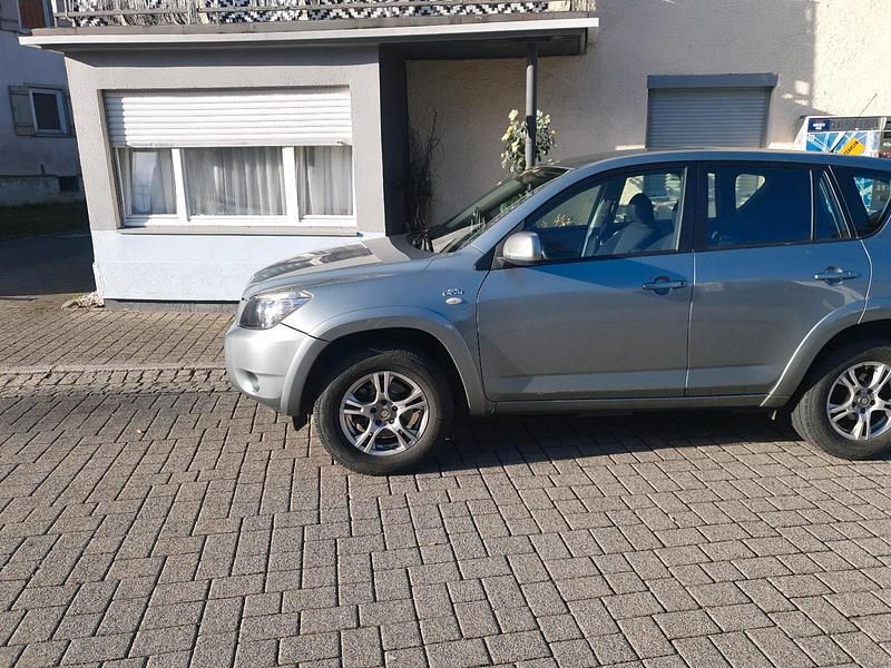 Beige Gebraucht 2008 Toyota RAV4 SUV | 6.600 € (Fairer Preis) - Bild 1/4