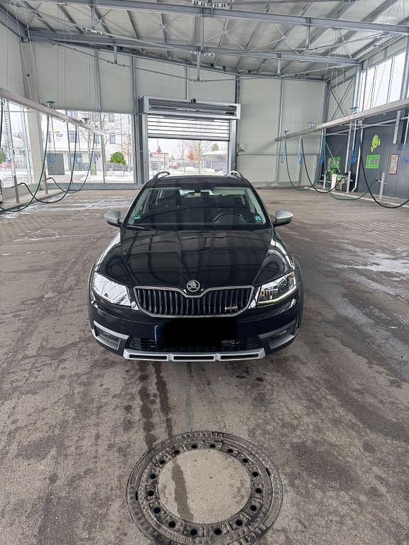 Gebraucht Skoda Octavia 184 PS (135 kW) 2015 Schwarz Kleinwagen