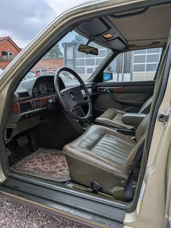 Gebraucht Mercedes S280 185 PS (136 kW) 1982 Gold Limousine
