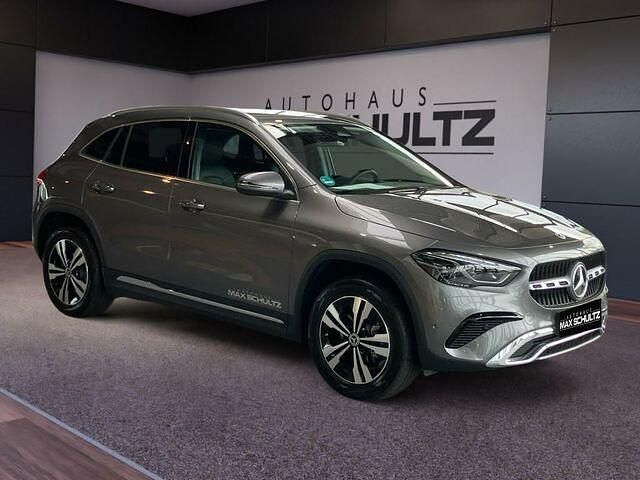 Gebraucht Mercedes GLA200 150 PS (110 kW) 2024 Mountaingrau SUV