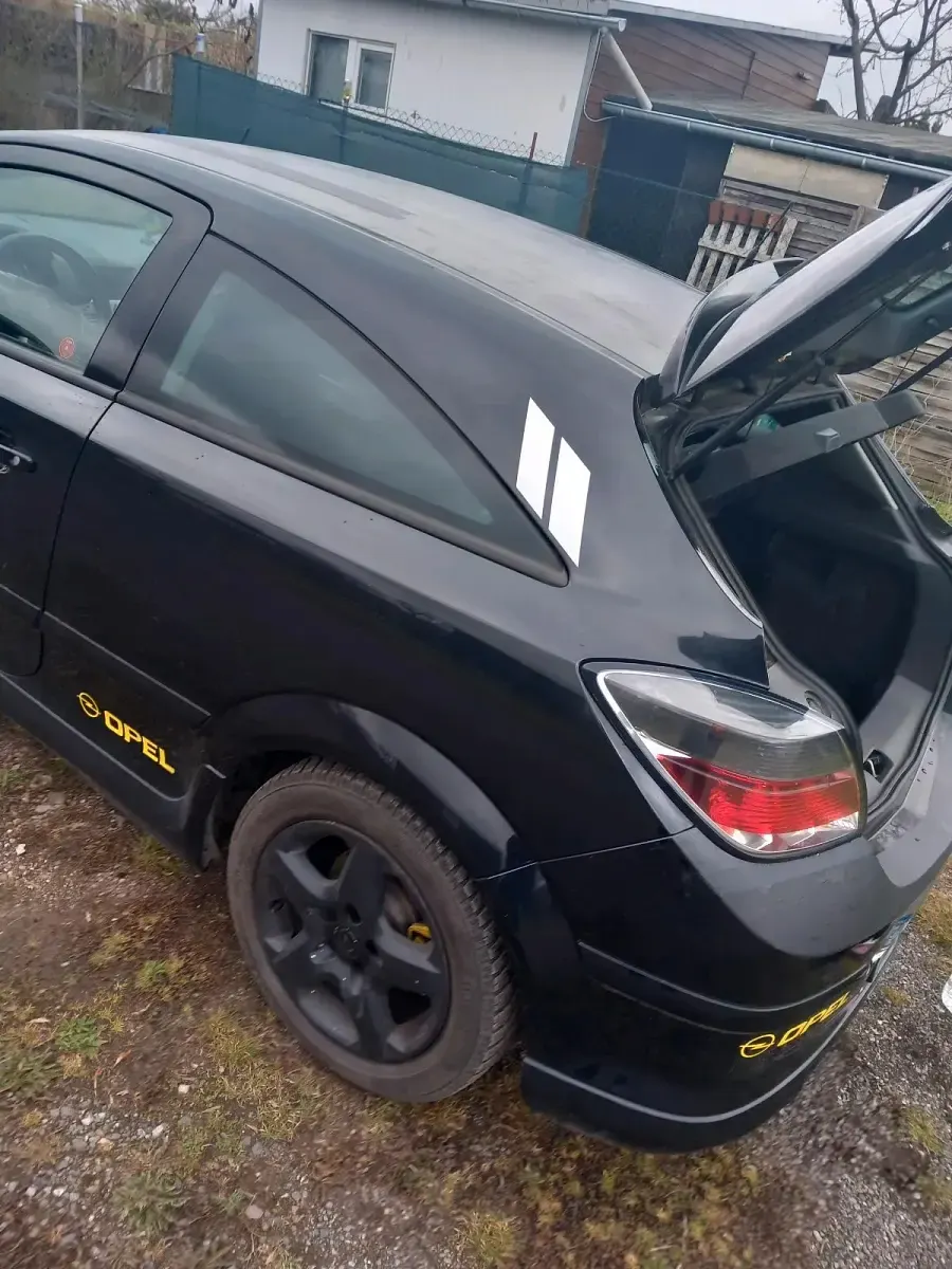 Gebraucht Opel Astra GTC 116 PS (85 kW) 2008 Schwarz Coupé