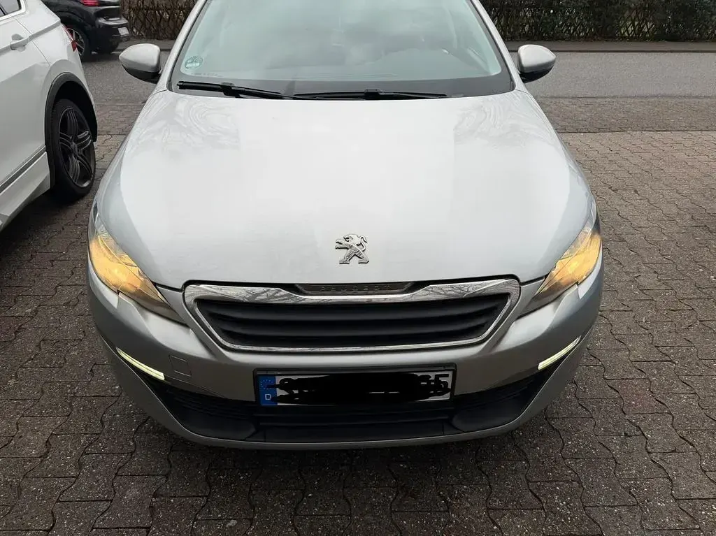Gebraucht Peugeot 308 Access 82 PS (60 kW) 2013 Silber Limousine