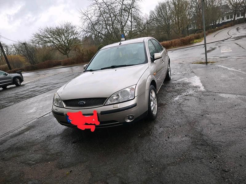 Gebraucht Ford Mondeo 146 PS (107 kW) 2002 Limousine