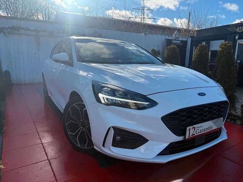 Gebraucht Ford Focus ST-Line 125 PS (91 kW) 2018 Weiß Limousine