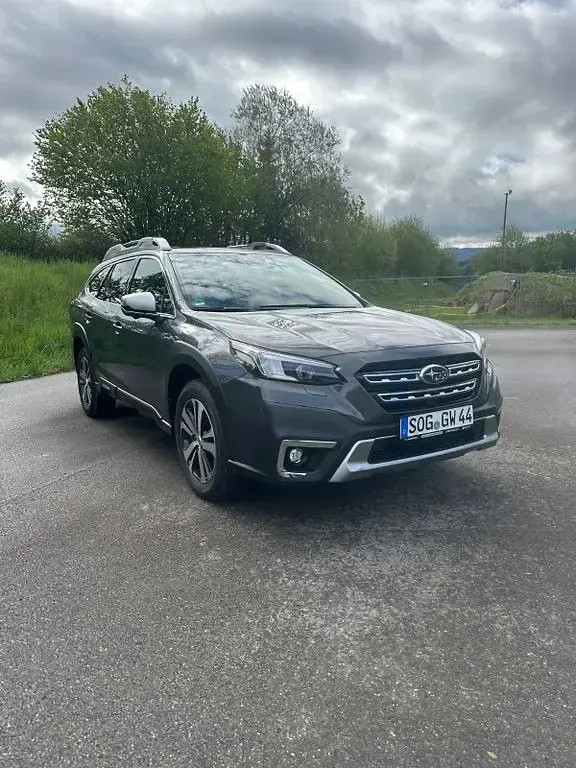 Gebraucht Subaru Outback Platinum 169 PS (124 kW) 2021 Grau Kombi
