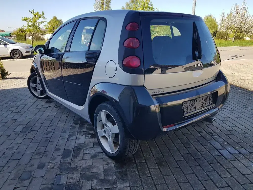 Second-hand Smart ForFour Passion 95 CP (69 kW) 2005 Negru Hatchback