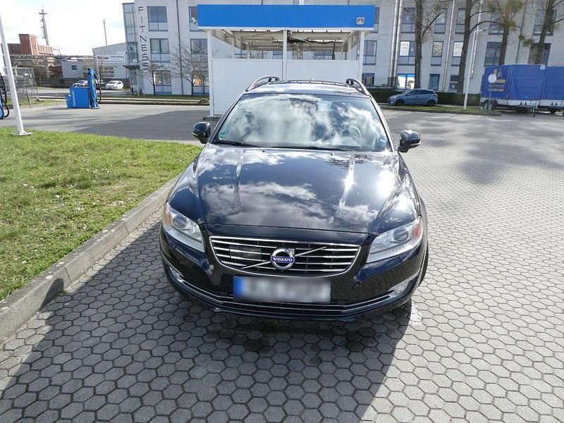 Używany Volvo V70 Summum 230 KM (169 kW) 2014 Czarny Kombi