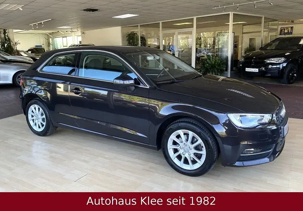 Używany Audi A3 Attraction 125 KM (91 kW) 2016 Brązowy Hatchback