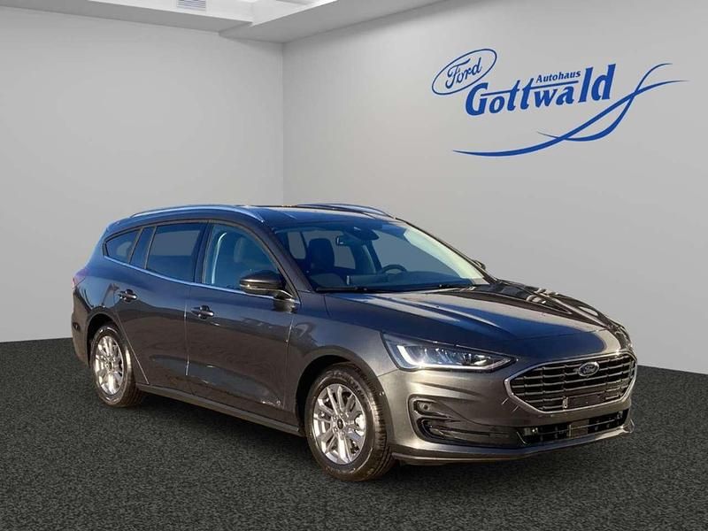 Neu Ford Focus Titanium X 155 PS (114 kW) 2025 Magneticgrau (metallic) Kombi