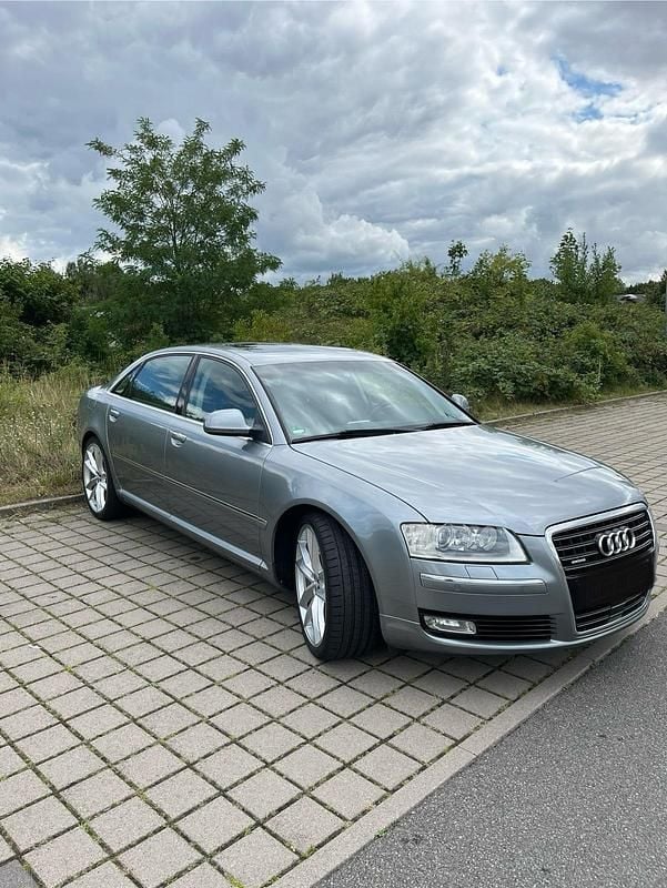 Grau Gebraucht 2008 Audi A8L Limousine | 11.990 € (Teuer) - Bild 1/4