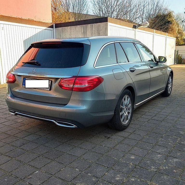 Gebraucht Mercedes C180 Avantgarde 156 PS (114 kW) 2015 Grau Kombi