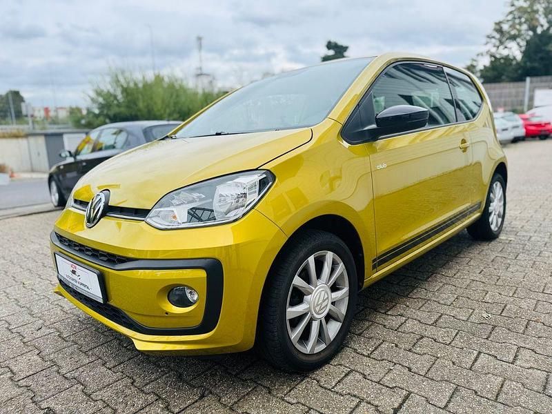 Gelb Gebraucht 2017 VW up! CLUB Kleinwagen | 7.399 € (Fairer Preis) - Bild 1/4