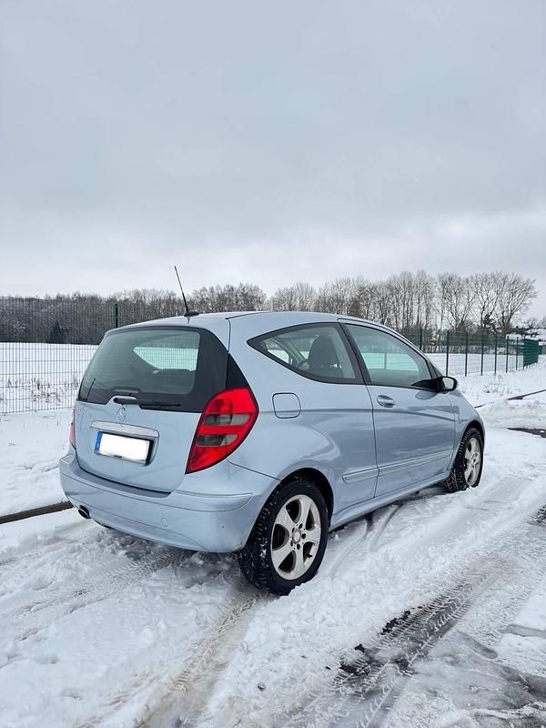 Gebraucht Mercedes A150 95 PS (69 kW) 2008 Blau Kleinwagen